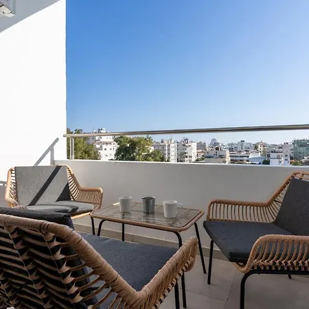 Emerald's 2-bedroom In Apartment *