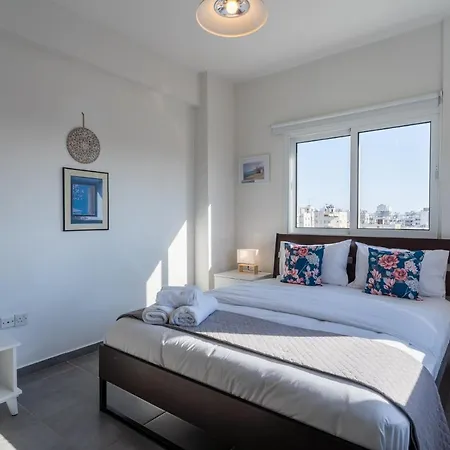 Emerald's 2-bedroom In *