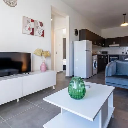 Emerald's 2-bedroom In * Larnaca