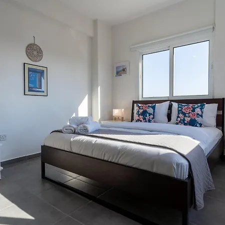 Emerald's 2-bedroom In Apartment