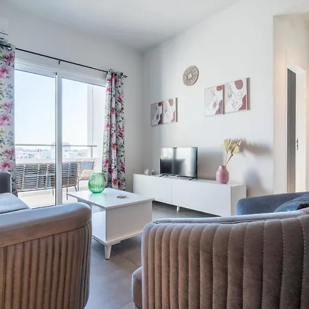 Emerald's 2-bedroom In * Larnaca