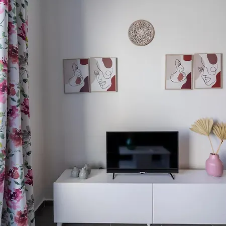 Emerald's 2-bedroom In * 拉纳卡