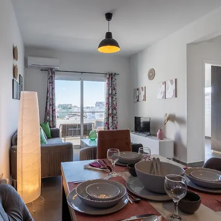 Emerald's 2-bedroom In *