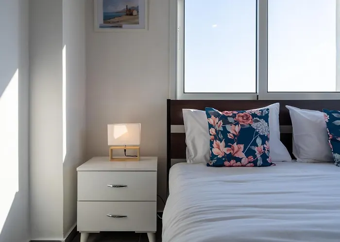 Emerald's 2-bedroom In Daire