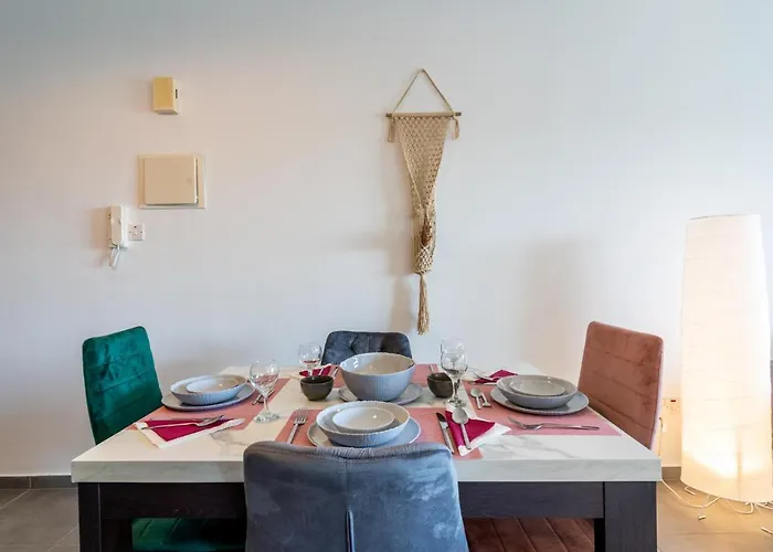 Emerald's 2-bedroom In Daire *