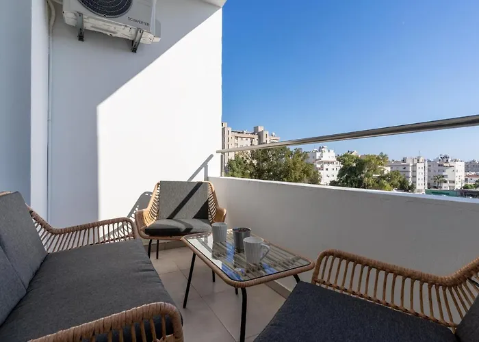 Emerald's 2-bedroom In Daire Larnaca