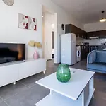 Emerald's 2-bedroom In * Larnaka