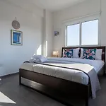 Emerald's 2-bedroom In Apartment
