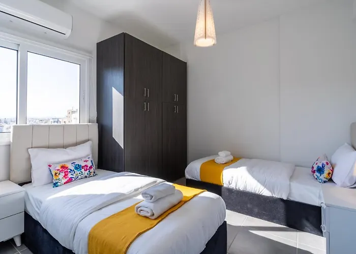 Emerald's 2-bedroom In *